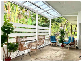 Le Cocon La Union 15 pax 4 bedroom house 2 to 3 mins walk away from the beach